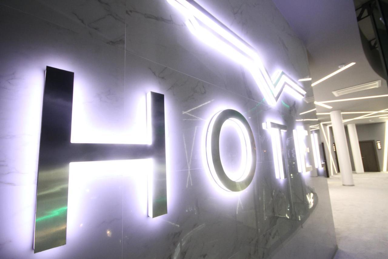 Albes Hotel Fier Exterior foto